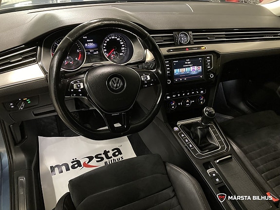 Volkswagen Passat 12 of 22