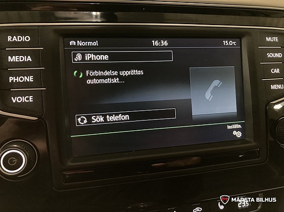 Volkswagen Passat 17 of 22