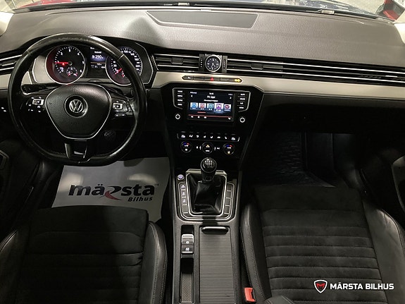 Volkswagen Passat 13 of 22