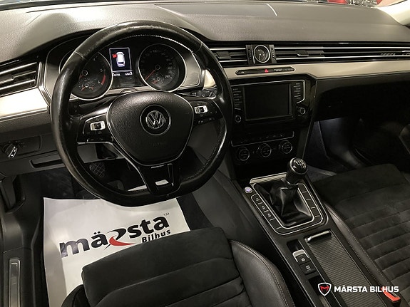 Volkswagen Passat 11 of 22