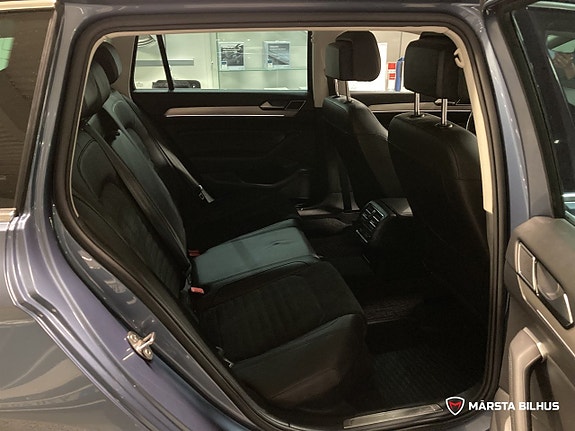 Volkswagen Passat 9 of 22