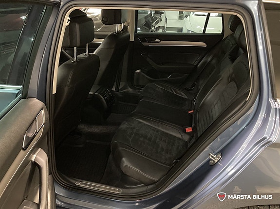 Volkswagen Passat 10 of 22