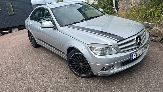 Mercedes-Benz C280 2 of 3