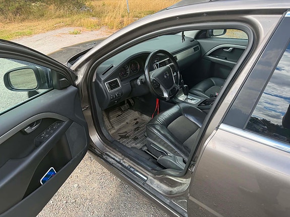 Volvo V70 5 of 7