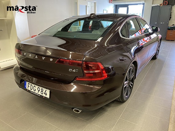Volvo S90 3 of 17