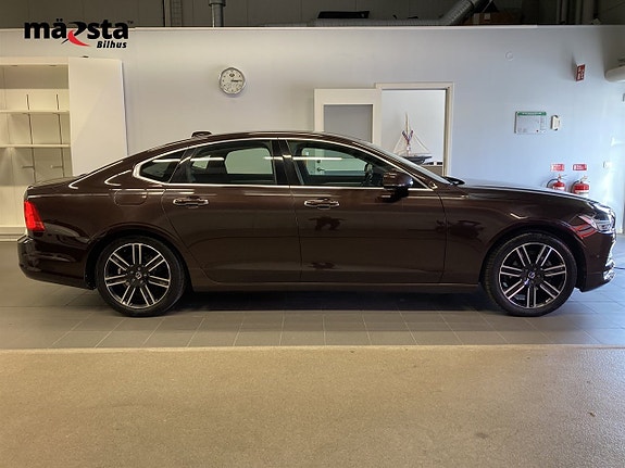 Volvo S90 7 of 17