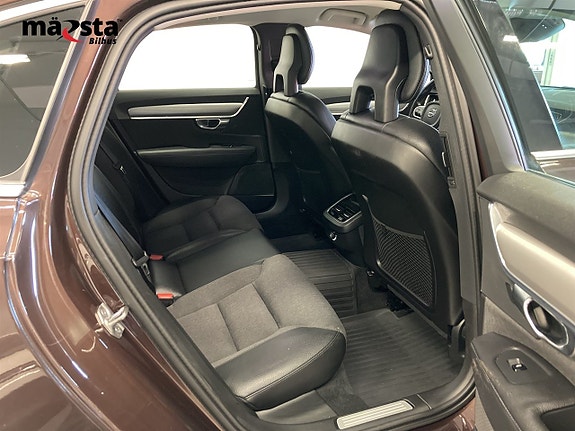Volvo S90 10 of 17