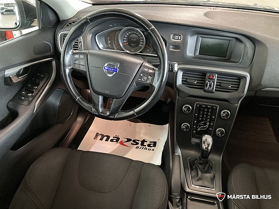 Volvo V40 12 of 13