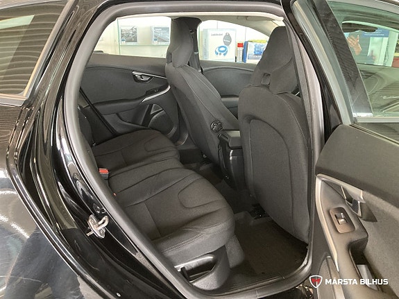 Volvo V40 9 of 13