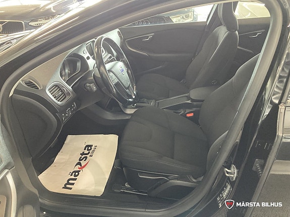 Volvo V40 8 of 13