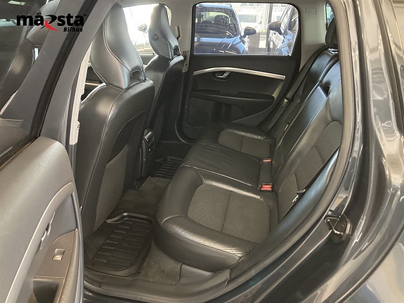 Volvo V70 10 of 13