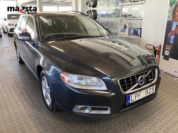 Volvo V70 2 of 13