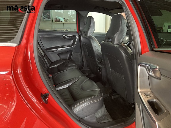 Volvo XC60 10 of 18