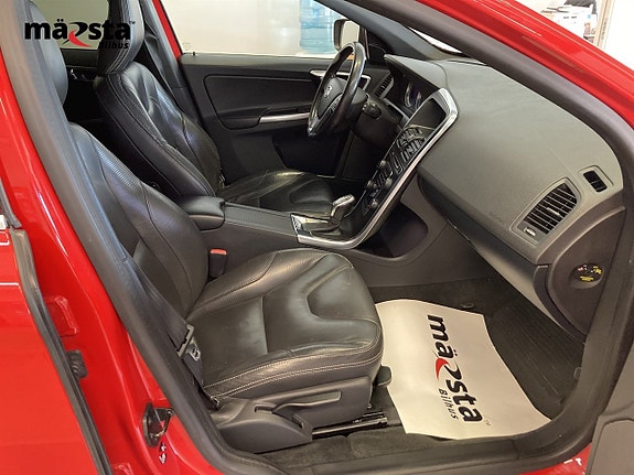 Volvo XC60 8 of 18