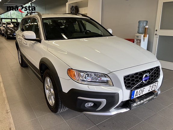Volvo XC70 2 of 18