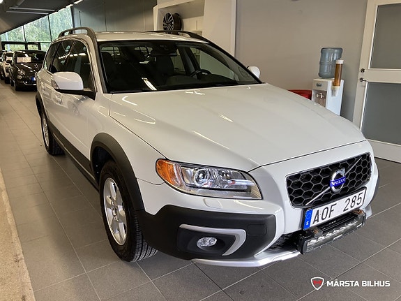 Volvo XC70 2 of 18