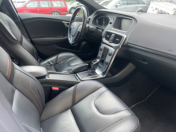 Volvo V40 4 of 10