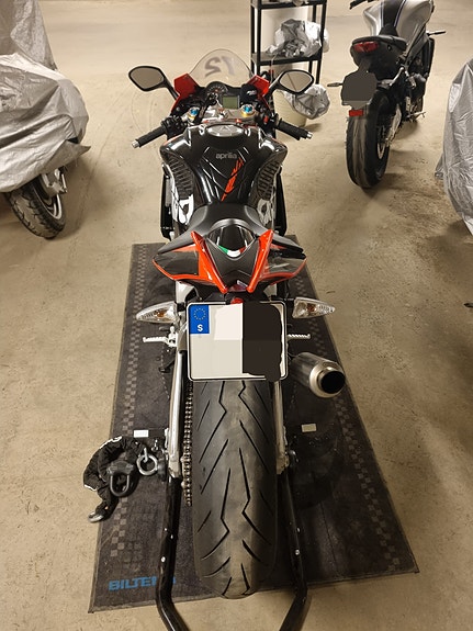 Aprilia RSV4 FACTORY 4 of 5