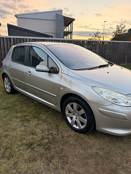 Peugeot 307 3 of 9