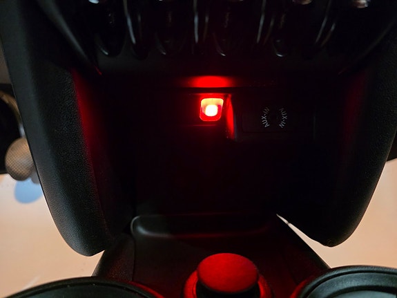 MINI Cooper 17 of 19