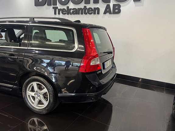 Volvo V70 4 of 10