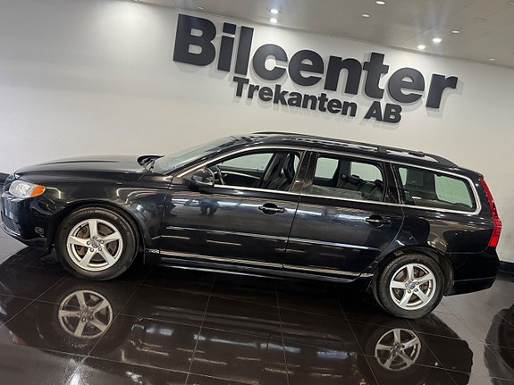 Volvo V70 3 of 10