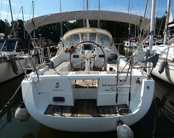Beneteau Oceanis 37 4 of 24