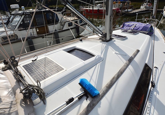 Beneteau Oceanis 37 12 of 24