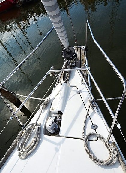 Beneteau Oceanis 37 10 of 24