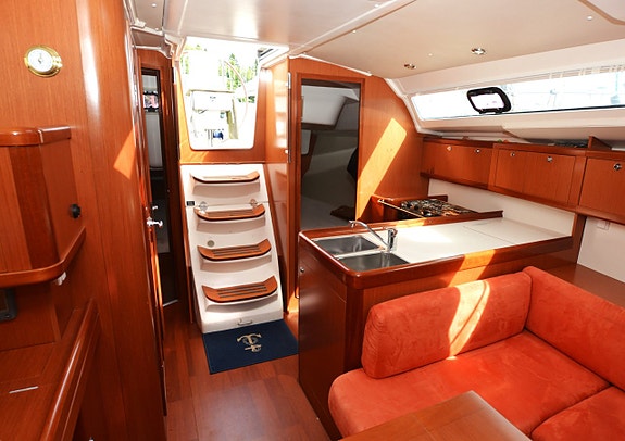 Beneteau Oceanis 37 23 of 24