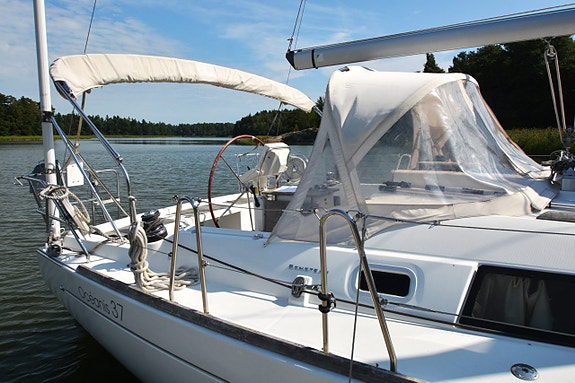 Beneteau Oceanis 37 6 of 24