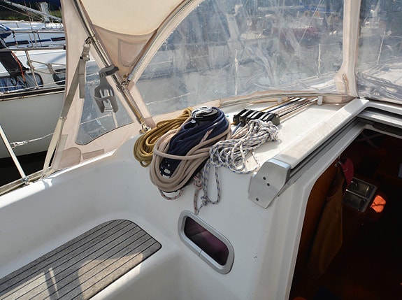 Beneteau Oceanis 37 16 of 24