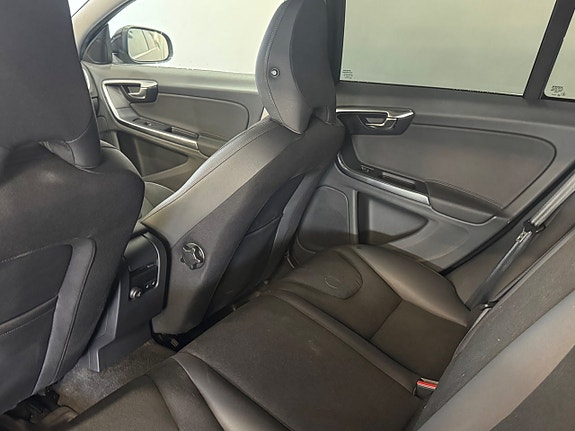 Volvo V60 6 of 12