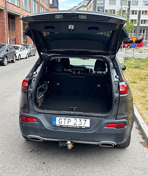 Jeep Cherokee 5 of 9