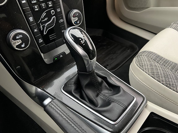 Volvo V40 Cross Country 24 of 30