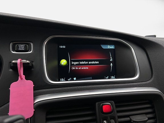 Volvo V40 Cross Country 27 of 30