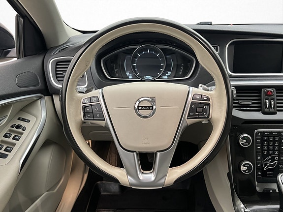 Volvo V40 Cross Country 20 of 30
