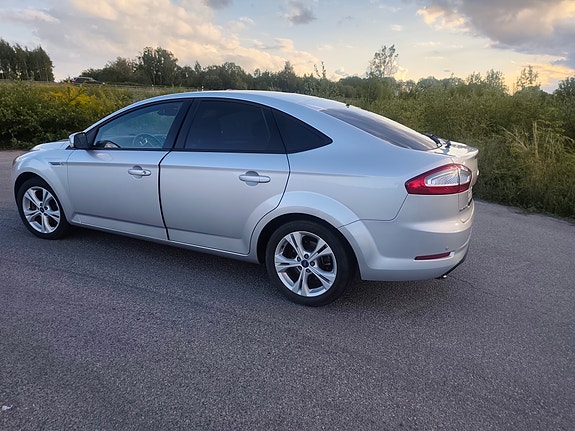 Ford Mondeo 2 of 10