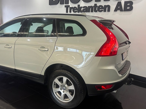 Volvo XC60 5 of 15