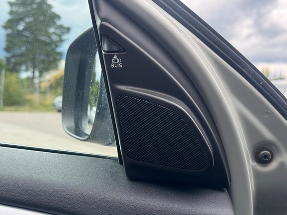 Volvo XC60 13 of 15