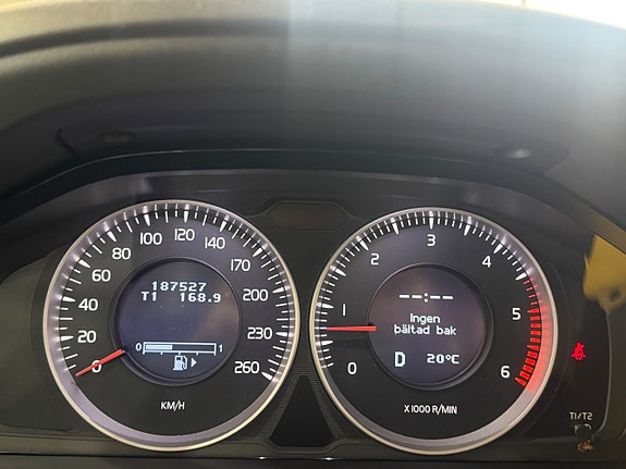 Volvo XC60 10 of 15