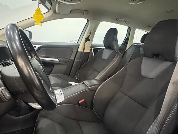 Volvo XC60 8 of 15