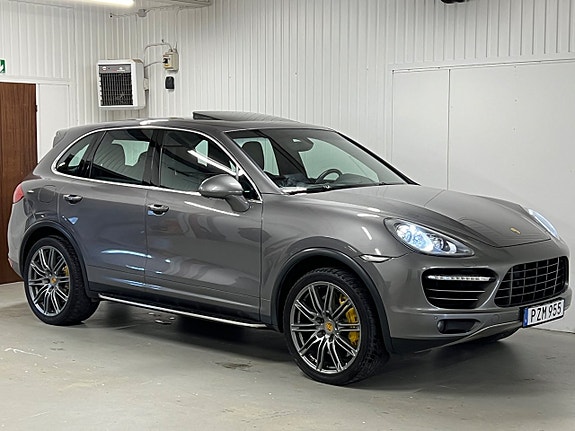 Porsche Cayenne Turbo 4 of 24