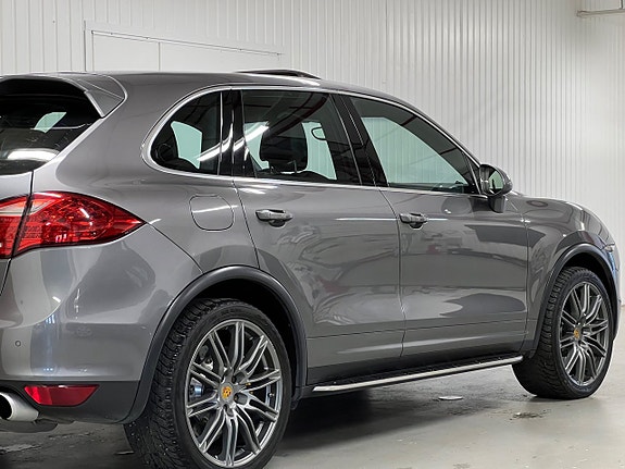 Porsche Cayenne Turbo 7 of 24