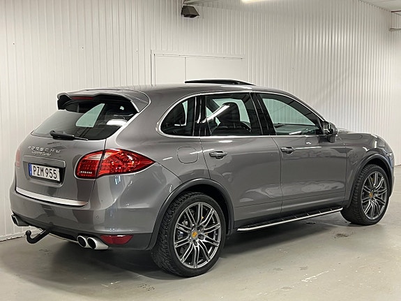 Porsche Cayenne Turbo 5 of 24