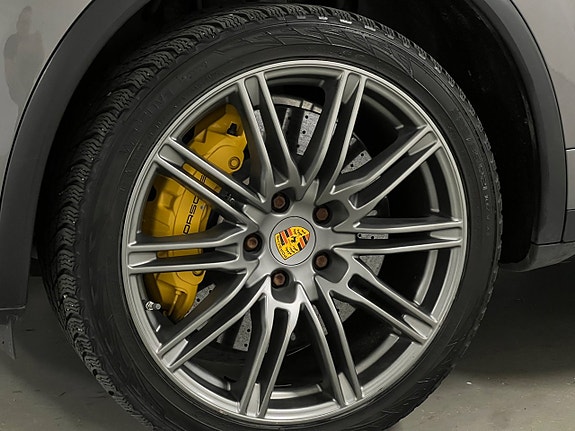 Porsche Cayenne Turbo 24 of 24