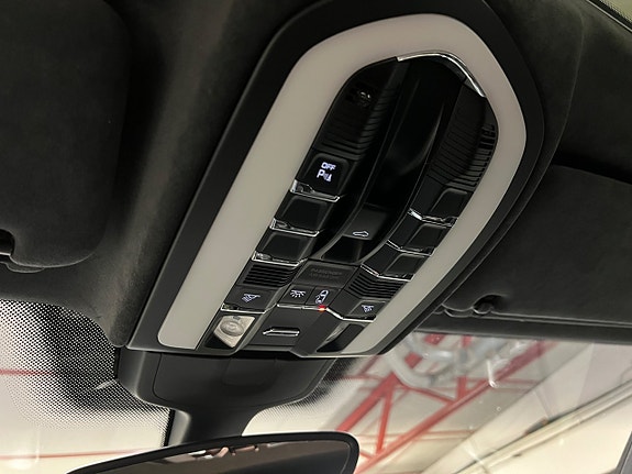 Porsche Cayenne Turbo 22 of 24