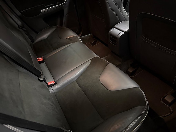 Volvo XC60 10 of 24