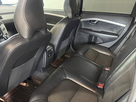 Volvo V70 7 of 16