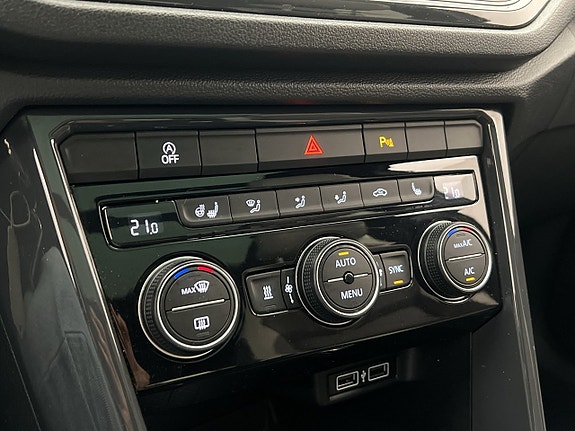Volkswagen T-Roc 23 of 28